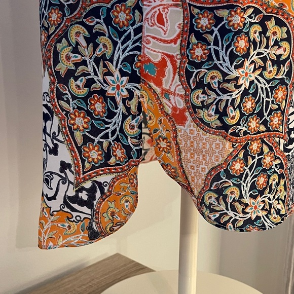 “Like New” Rose & Olive Patchwork Sleeveless V-Neck Top - Multicolor - Picture 4 of 8